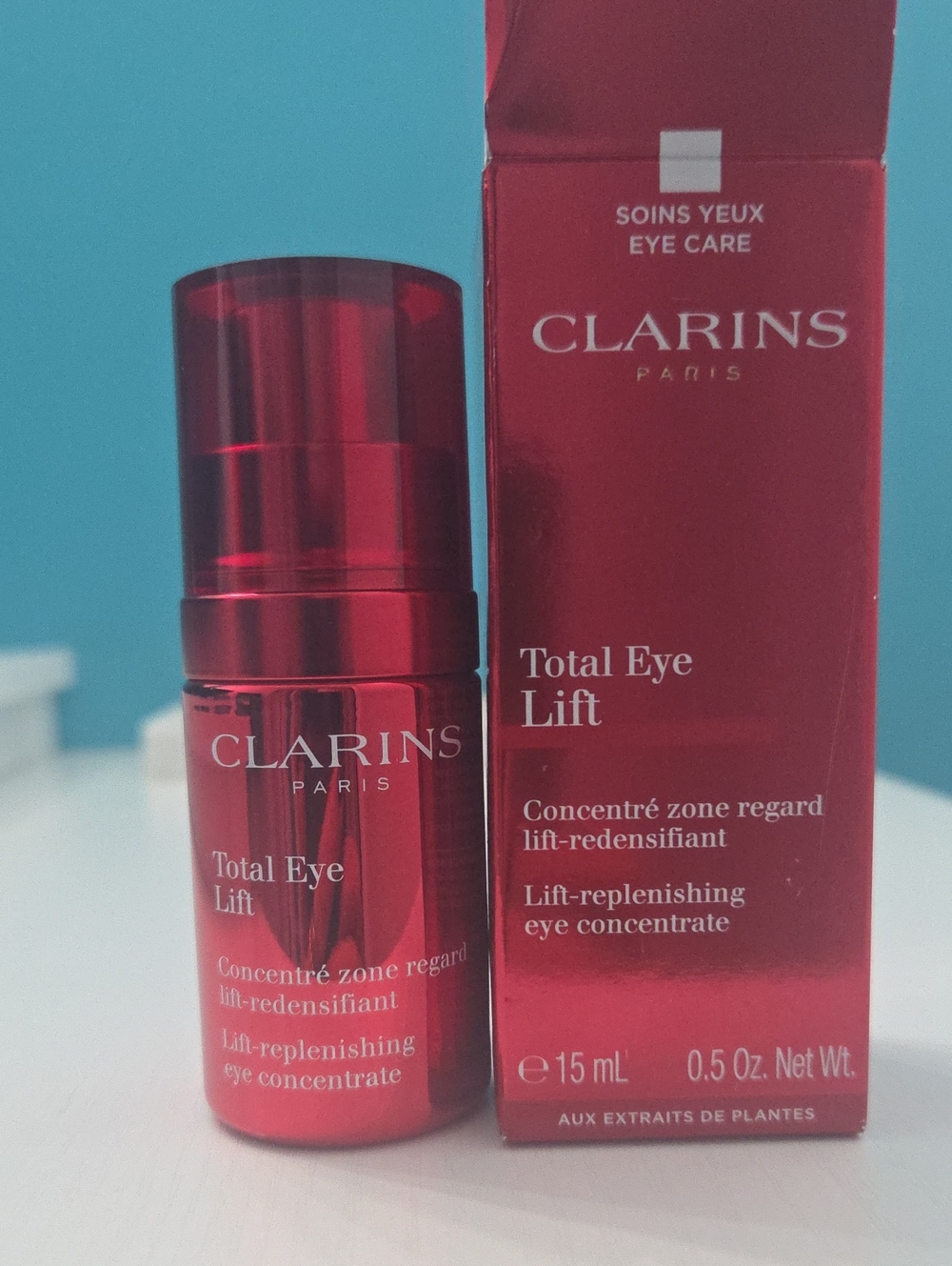 Clarins Total Eye Lift Eye Care - Red